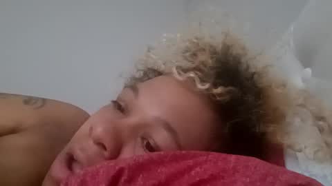 Snapshot of candyredxo2024 chatting on 09/15/25, 04:18 candyredxo2024 online show from 09/15/25, 04:18