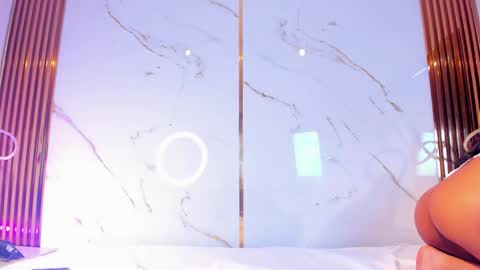 Snapshot of candyrouse2 chatting on 12/16/25, 11:32 Candy online show from 12/16/25, 11:32