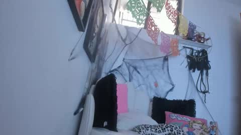 candytyler_ online show from 10/12/25, 04:06