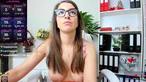 Snapshot of candywesst chatting on 12/23/24, 10:53 Candy My pleasure its in your hands online show from 12/23/24, 10:53