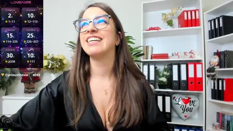 Snapshot of candywesst chatting on 01/06/25, 08:03 Candy My pleasure its in your hands online show from 01/06/25, 08:03