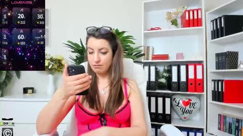 Snapshot of candywesst chatting on 02/26/25, 01:52 Candy My pleasure its in your hands online show from 02/26/25, 01:52