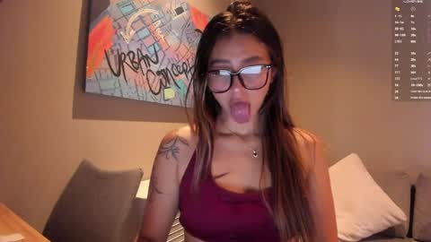 Snapshot of candyxpeach chatting on 06/05/26, 06:13 Camilla online show from 06/05/26, 06:13
