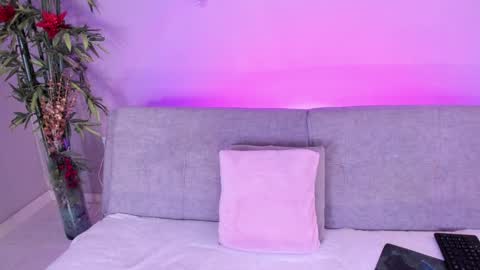 Isabella online show from 12/05/24, 12:33