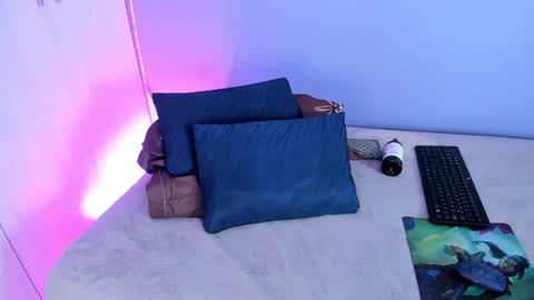 Isabella online show from 12/13/24, 01:22