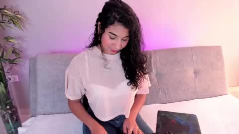 Isabella online show from 02/14/25, 07:12