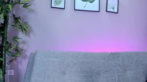 Isabella online show from 02/14/25, 10:47