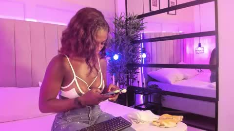 candyyvega online show from 10/21/25, 08:20