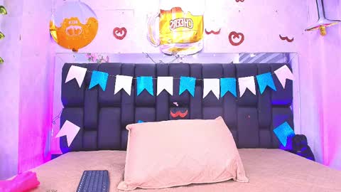 Aura  online show from 09/25/25, 11:58