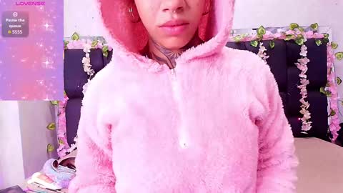 Aura  online show from 10/06/25, 11:51