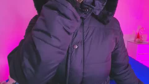 Aura  online show from 11/22/25, 11:53