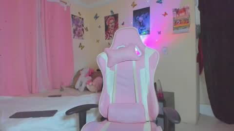 Snapshot of canela_vae chatting on 02/15/25, 01:21 Canela online show from 02/15/25, 01:21