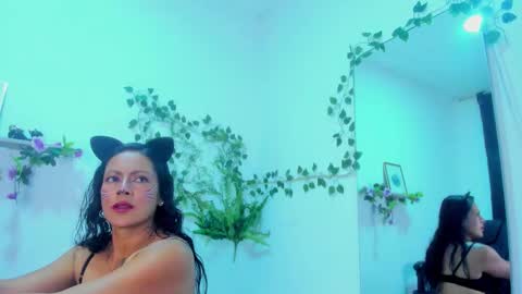 Snapshot of canelaa___ chatting on 10/10/25, 02:38 canelaa___ online show from 10/10/25, 02:38