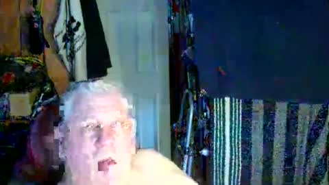 canoelicker69 online show from 10/20/25, 08:31