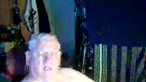 canoelicker69 online show from 10/21/25, 09:54