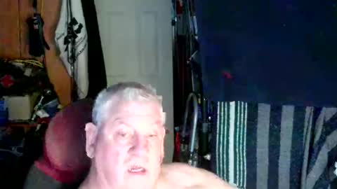 canoelicker69 online show from 10/22/25, 07:35