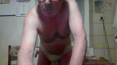 Snapshot of cantera577 chatting on 09/22/25, 09:39 cantera577 online show from 09/22/25, 09:39