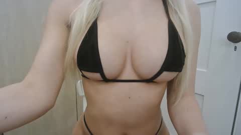 your queen online show from 11/04/25, 04:50