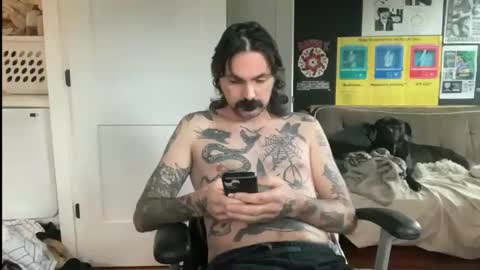 Snapshot of cantleavethehouse chatting on 01/18/26, 09:29 cantleavethehouse online show from 01/18/26, 09:29