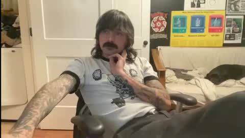 Snapshot of cantleavethehouse chatting on 02/08/26, 09:45 cantleavethehouse online show from 02/08/26, 09:45