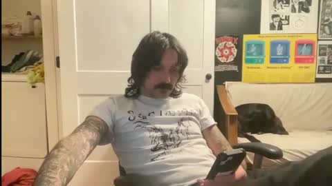 Snapshot of cantleavethehouse chatting on 02/12/26, 09:04 cantleavethehouse online show from 02/12/26, 09:04