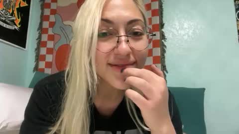 Snapshot of canyousendmemoney chatting on 03/02/26, 10:05 baby online show from 03/02/26, 10:05