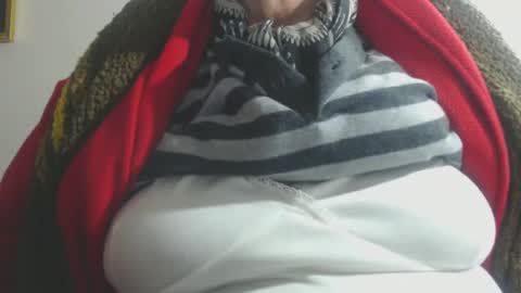 Snapshot of capitanfuturo44 chatting on 02/16/25, 08:22 Cinzia ex regina online show from 02/16/25, 08:22