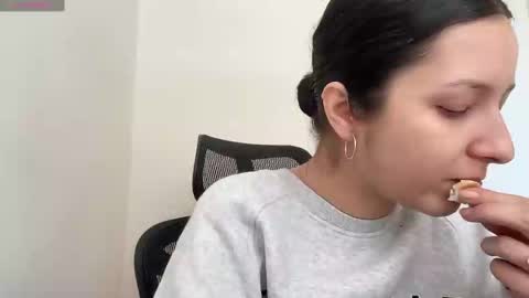 Emma online show from 03/10/25, 09:53