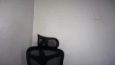 Emma online show from 05/01/26, 03:22
