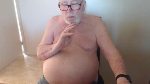 Snapshot of capt5105 chatting on 02/24/25, 07:00 capt5105 online show from 02/24/25, 07:00