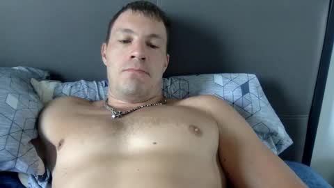 Snapshot of capt_oliver chatting on 03/07/25, 05:08 follow my twitter  online show from 03/07/25, 05:08