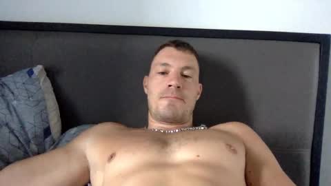 Snapshot of capt_oliver chatting on 03/10/25, 04:38 follow my twitter  online show from 03/10/25, 04:38