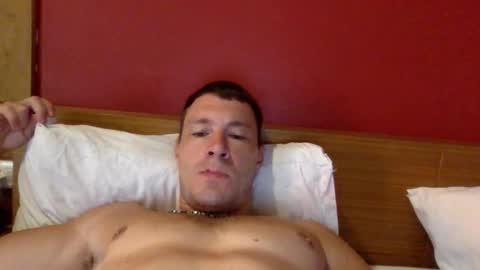 Snapshot of capt_oliver chatting on 11/14/25, 05:28 follow my twitter online show from 11/14/25, 05:28