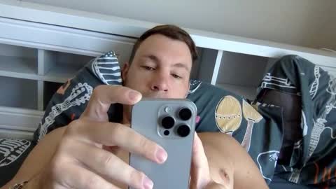 Snapshot of capt_oliver chatting on 12/02/25, 05:57 follow my twitter online show from 12/02/25, 05:57