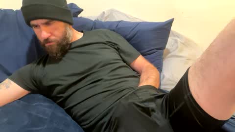 Snapshot of captnblackbeard chatting on 01/25/25, 04:23 captnblackbeard online show from 01/25/25, 04:23