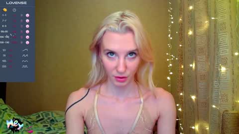 Snapshot of caramel_pie_ chatting on 12/15/24, 11:20 caramel online show from 12/15/24, 11:20