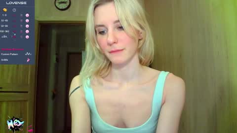 Snapshot of caramel_pie_ chatting on 03/06/25, 06:48 caramel online show from 03/06/25, 06:48