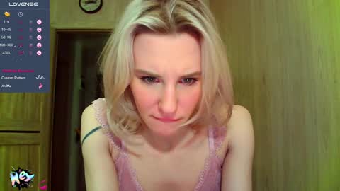 Snapshot of caramel_pie_ chatting on 03/10/25, 05:50 caramel online show from 03/10/25, 05:50