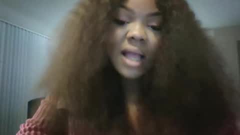 Snapshot of caramel_sexy4u chatting on 11/22/25, 04:44 caramel_sexy4u online show from 11/22/25, 04:44