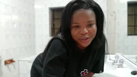 fifi online show from 05/27/26, 07:22