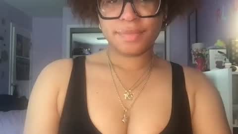 caramelmina online show from 04/19/26, 03:33