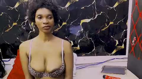 Snapshot of caramelminxx_ chatting on 06/20/26, 08:39 caramelminxx_ online show from 06/20/26, 08:39