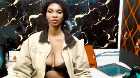 Snapshot of caramelminxx_ chatting on 06/27/26, 12:22 caramelminxx_ online show from 06/27/26, 12:22