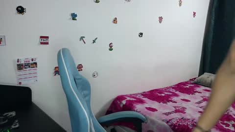 carapalida9008 online show from 01/31/25, 03:33