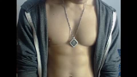 carapalida9008 online show from 09/26/25, 10:47