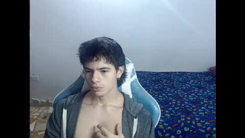 carapalida9008 online show from 10/05/25, 12:03