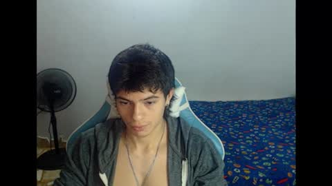 carapalida9008 online show from 10/18/25, 03:13