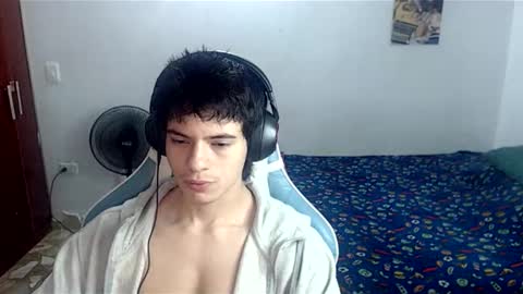 carapalida9008 online show from 11/27/25, 12:07