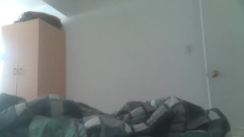 Snapshot of caravibugue chatting on 12/16/24, 09:31 caravibugue online show from 12/16/24, 09:31