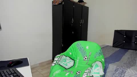 Carlos and Cristian  online show from 10/22/25, 08:41